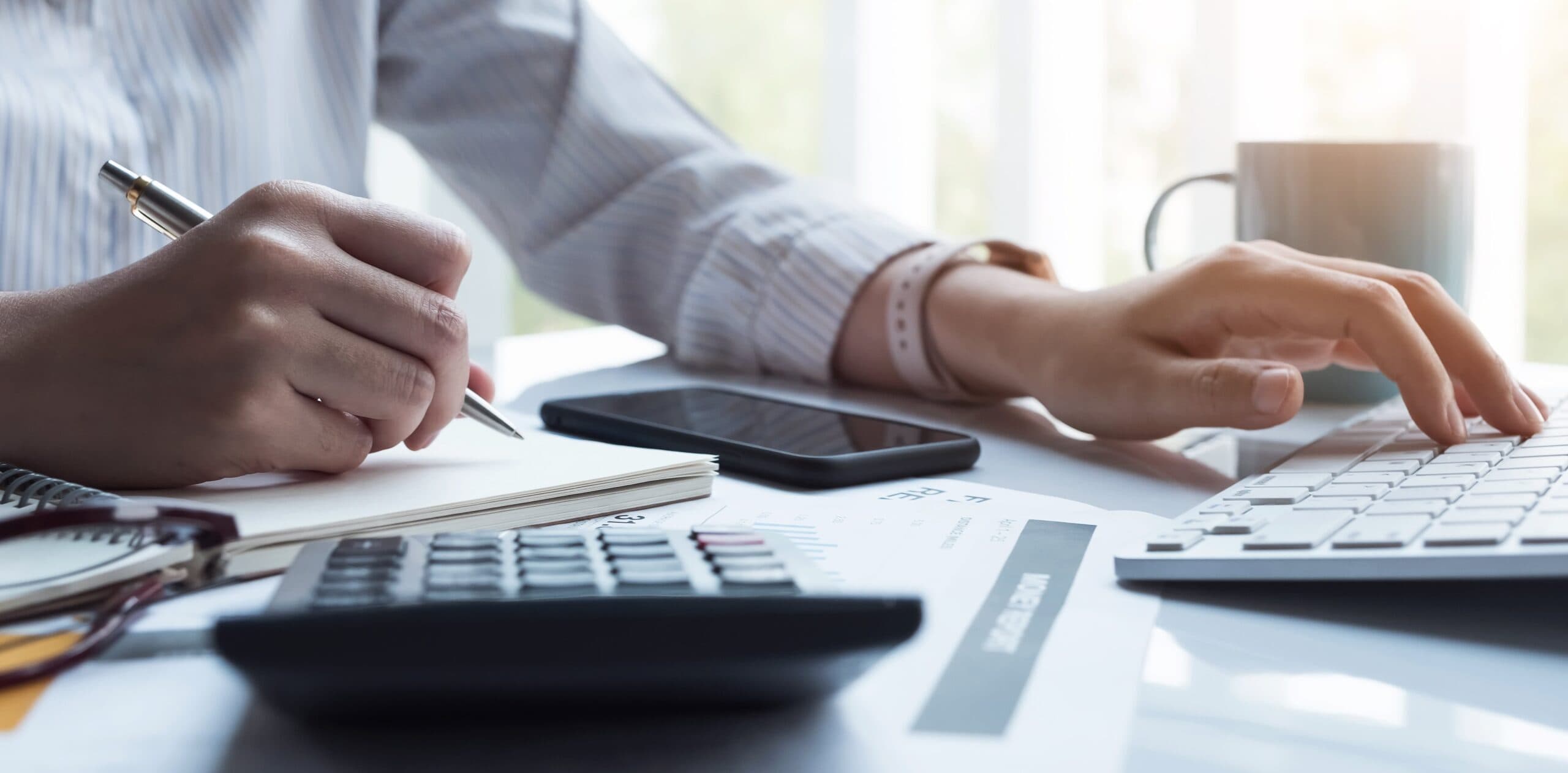 VAT consultant preparing returns in Dubai